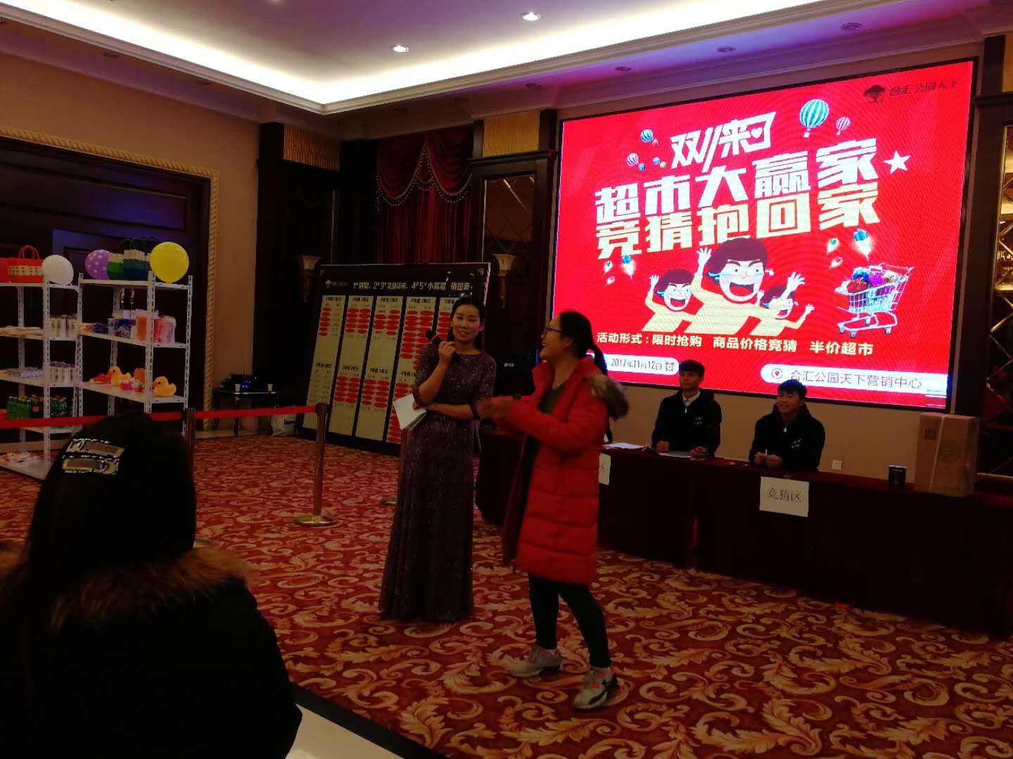 1510972979672751.jpg 给宝贝唱歌的妈妈.jpg